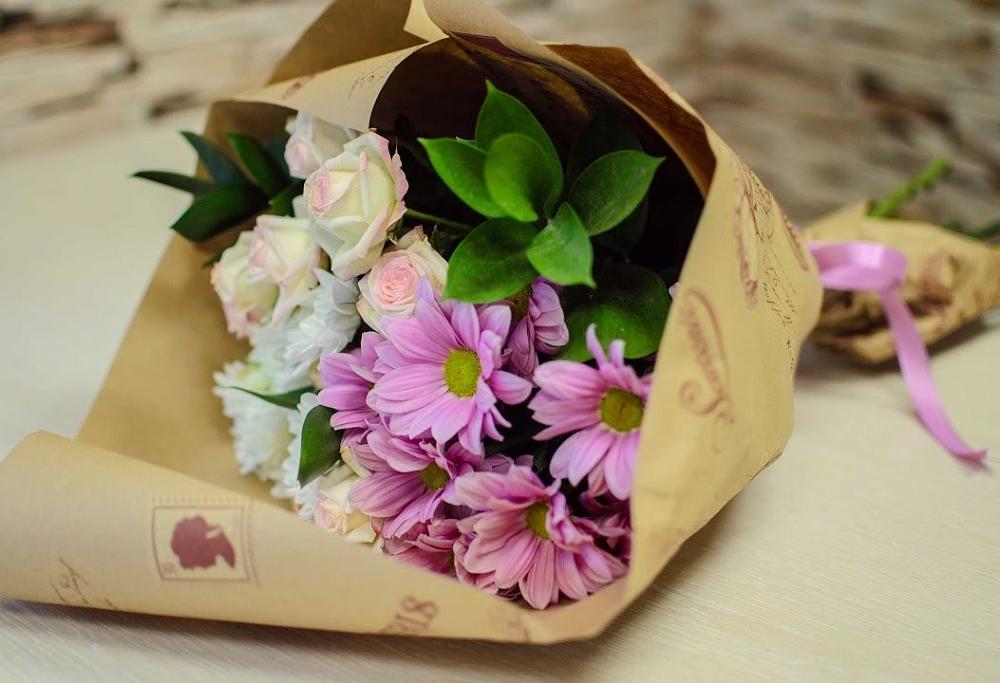 Букет цветов из: Розы и Хризантемы в Нижнем Дженгутайе