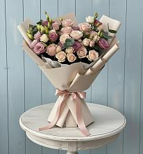 Букет цветов из:  Розы и Лизиантусы в Нижнем Дженгутайе