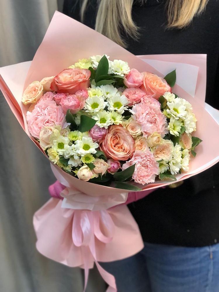 Букет цветов из: Гвоздики, Розы и Хризантемы в Нижнем Дженгутайе