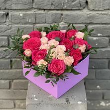 Цветочная композиция из Розы в коробке в Нижнем Дженгутайе