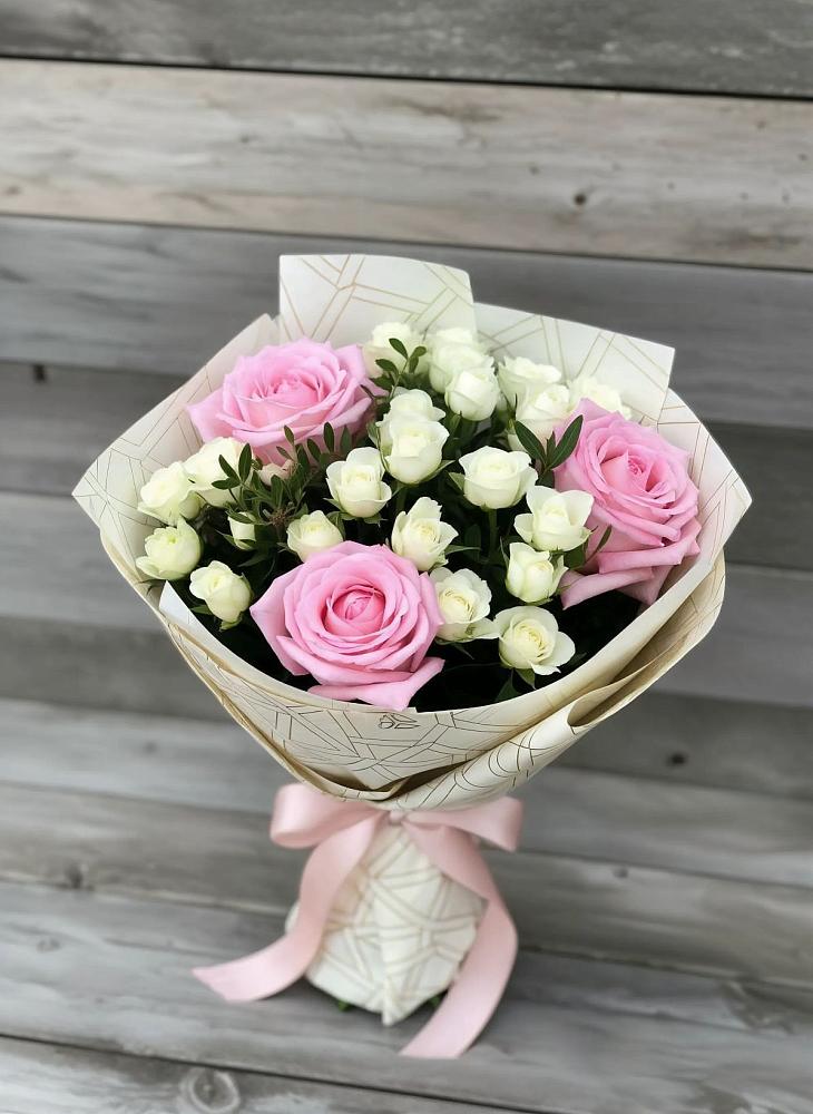 Букет цветов из: Розы в Нижнем Дженгутайе