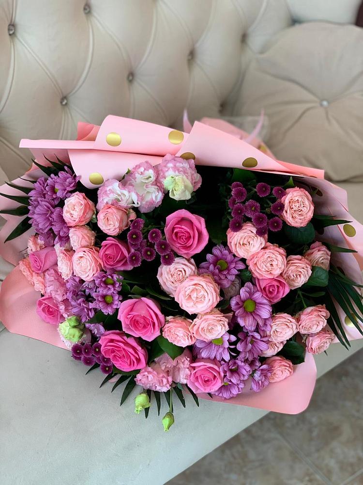 Букет цветов из: Хризантемы, Розы и Лизиантусы в Нижнем Дженгутайе