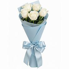 Букет 5 Белых роз Проуд в Нижнем Дженгутайе