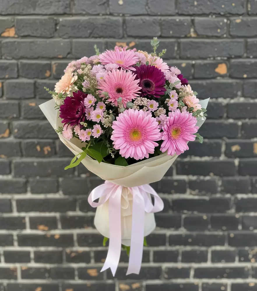 Букет цветов из: Герберы и Хризантемы в Нижнем Дженгутайе