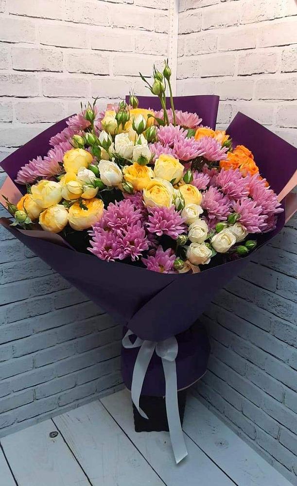 Букет цветов из: Хризантемы и Розы в Нижнем Дженгутайе
