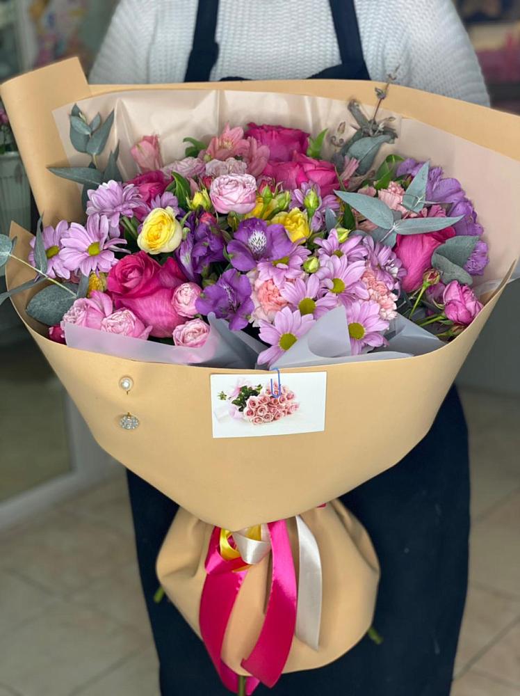 Букет цветов из: Хризантемы, Гвоздики и Альстромерии в Нижнем Дженгутайе