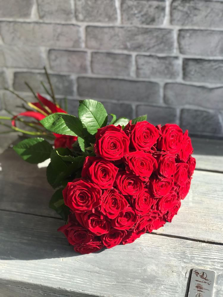 Букет Красные розы Фридом в Нижнем Дженгутайе