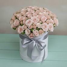 Цветочная композиция из Розы в шляпной коробке в Нижнем Дженгутайе