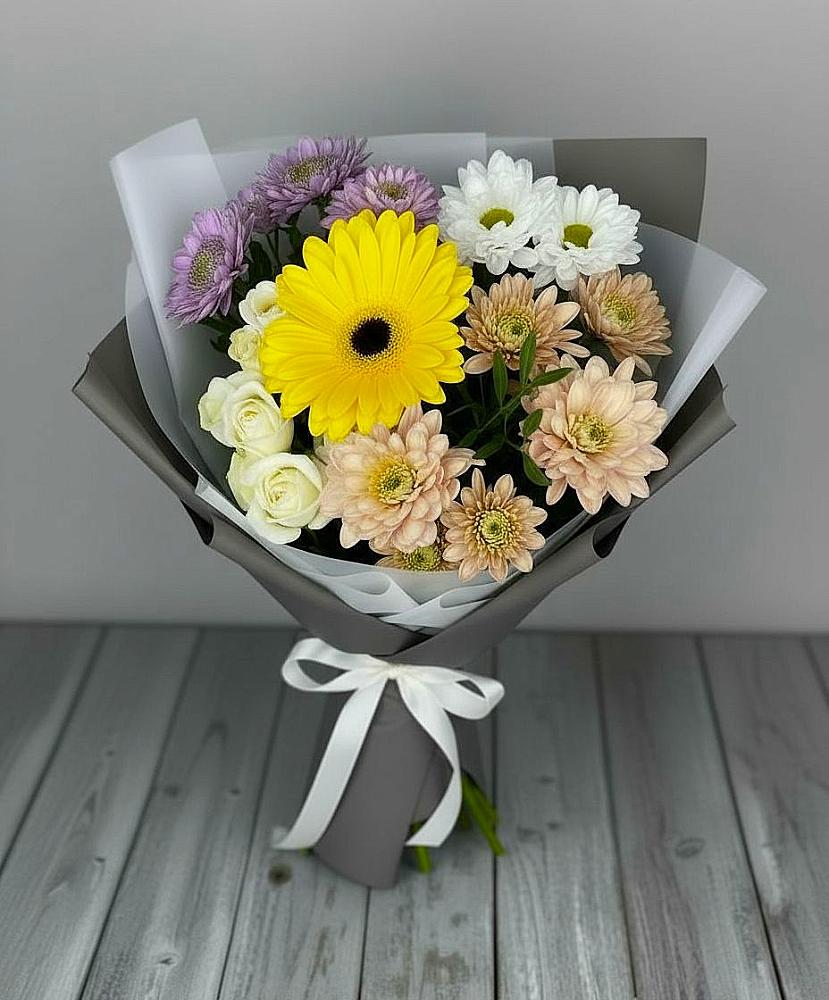 Букет цветов из: Розы, Герберы и Хризантемы в Нижнем Дженгутайе