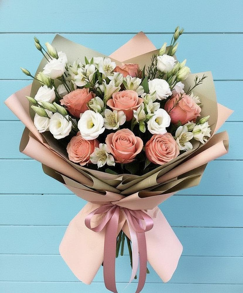 Букет цветов из: Розы, Альстромерии и Лизиантусы в Нижнем Дженгутайе