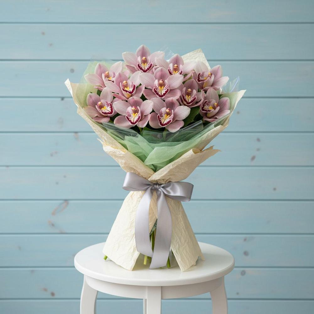 Букет цветов из: Орхидеи и Розы в Нижнем Дженгутайе