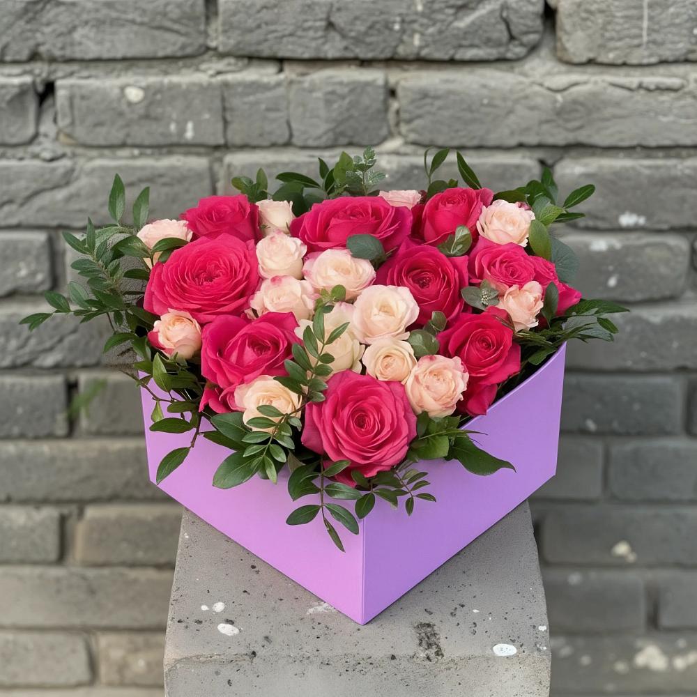 Цветочная композиция из Розы в коробке в Нижнем Дженгутайе
