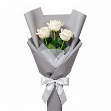 Букет 3 белые розы в Нижнем Дженгутайе