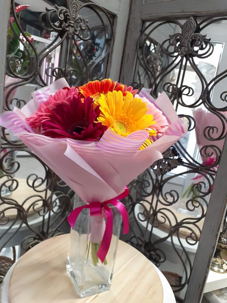 Букет цветов из: Герберы в Нижнем Дженгутайе