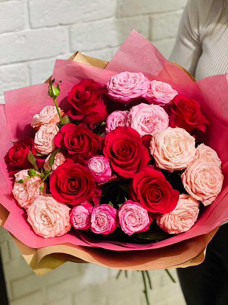 Букет цветов из: Розы в Нижнем Дженгутайе