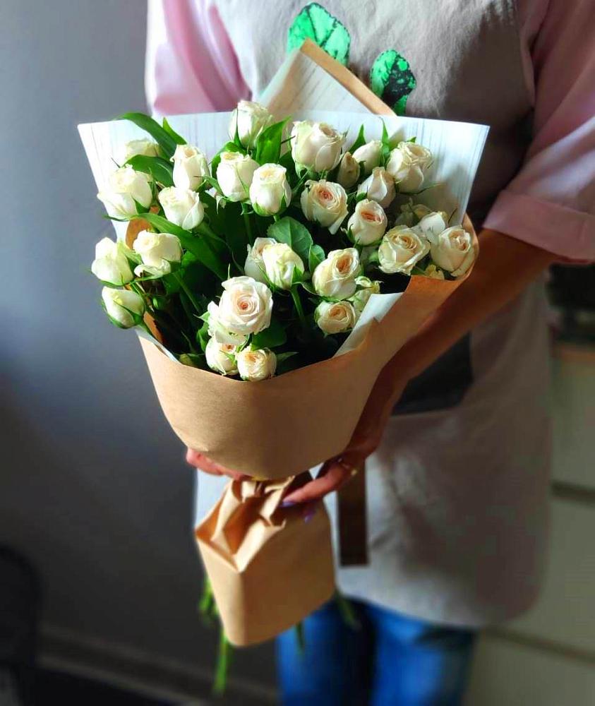 Букет цветов из: Розы в Нижнем Дженгутайе