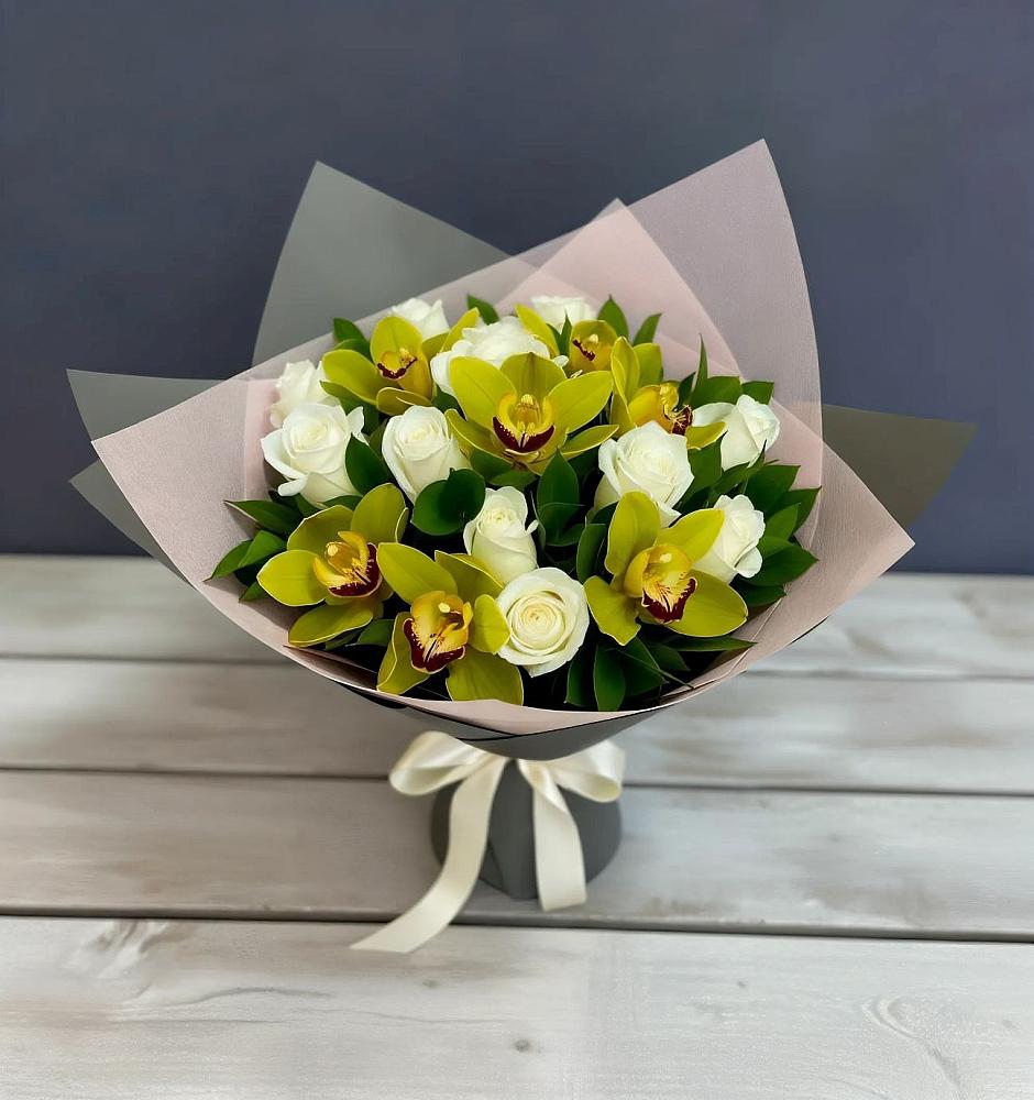 Букет цветов из: Орхидеи и Розы в Нижнем Дженгутайе