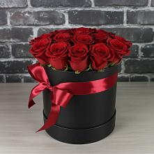 Цветочная композиция из Розы в шляпной коробке в Нижнем Дженгутайе