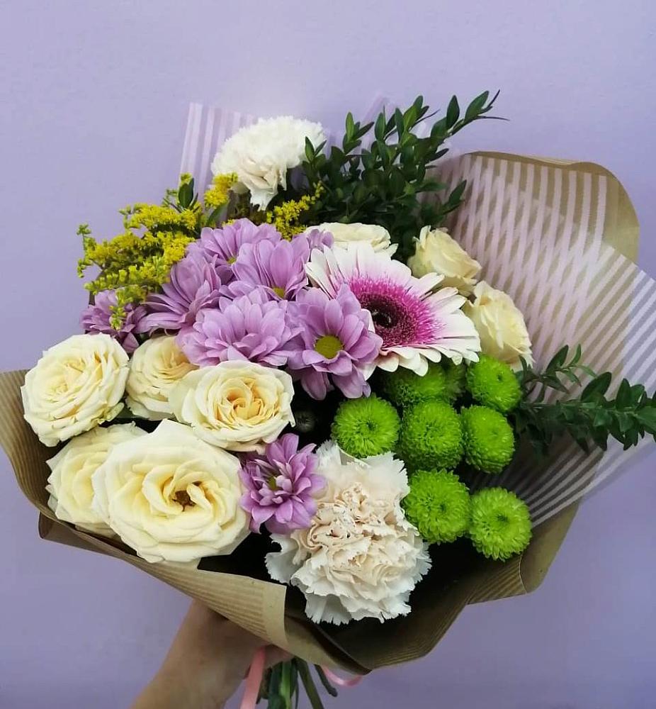 Букет цветов из: Хризантемы, Розы, Гвоздики и Герберы в Нижнем Дженгутайе