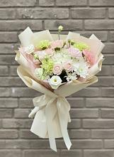 Букет цветов из:  Гвоздики, Розы, Лизиантусы и Хризантемы в Нижнем Дженгутайе