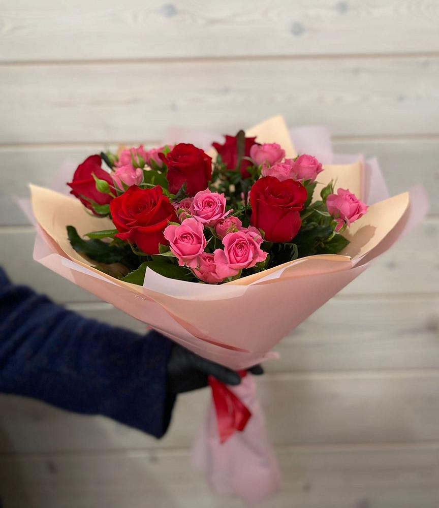 Букет цветов из: Розы в Нижнем Дженгутайе