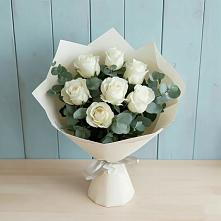 Букет Белые розы в Эвкалипте в Нижнем Дженгутайе