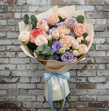 Букет цветов из:  Розы, Лизиантусы и Гвоздики в Нижнем Дженгутайе